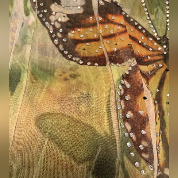 Ladies Printed Sheer Blouse with Gemstones. - Picture 6 of 6